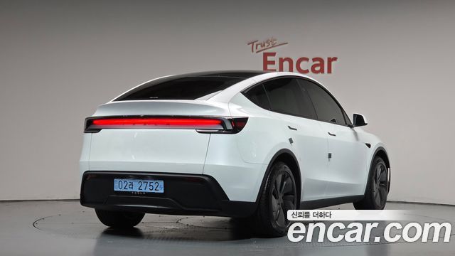 2025 Tesla Model Y, VIN LRWYGCFJ7SC229211