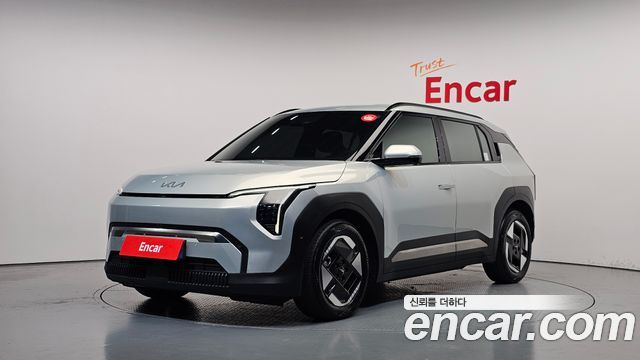 2025 Kia EV3, VIN KNAFC81AFSS002948