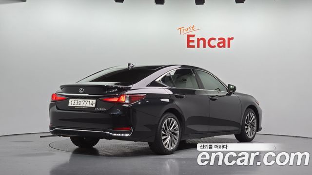 2025 Lexus ES, VIN JTHBA1C16S2024406