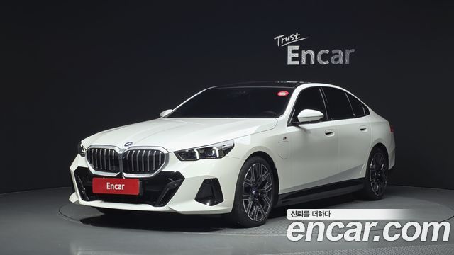 2024 BMW 5-Series, VIN WBA71FJ07RCR44027