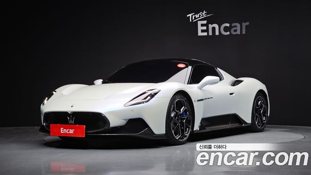 2022 Maserati MC20, VIN ZAMBX24G6N0390936