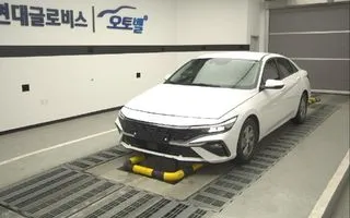2024 Hyundai Avante, VIN KMHLM41EERU632152