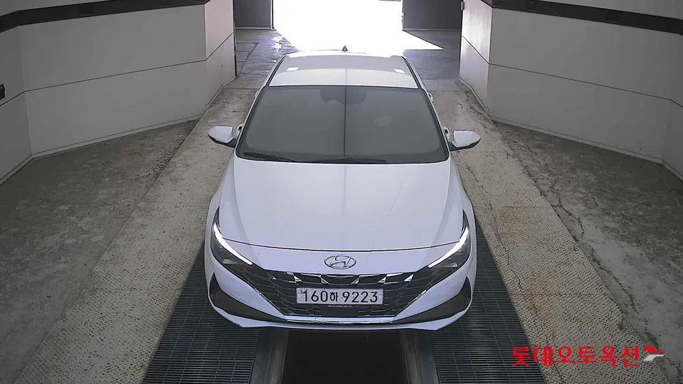 2021 Hyundai Avante, VIN KMHLR41EEMU210596