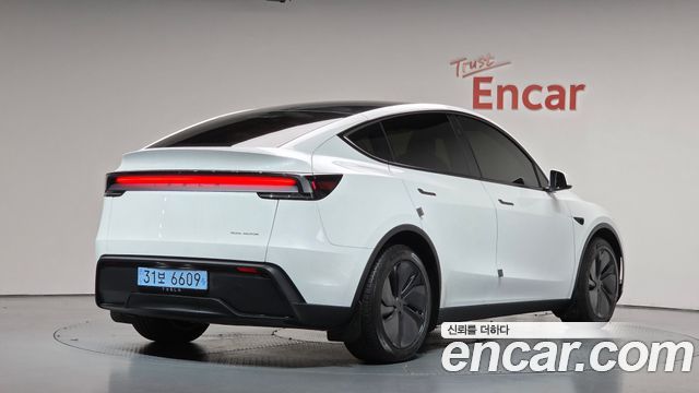 2025 Tesla Model Y, VIN LRWYGCEK0SC226189
