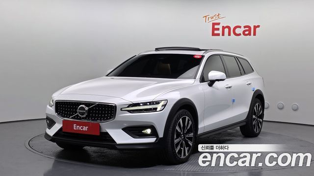 2023 Volvo V60, VIN YV1ZZL125P1108868