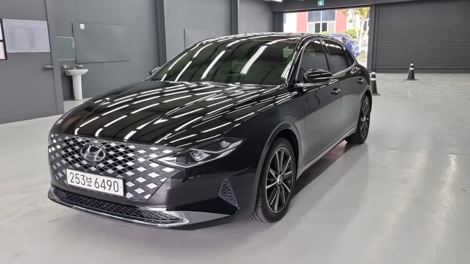 2022 Hyundai Grandeur, VIN KMHF141DBNA492274