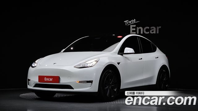 2022 Tesla Model Y, VIN 7SAYGDEE9NF414870