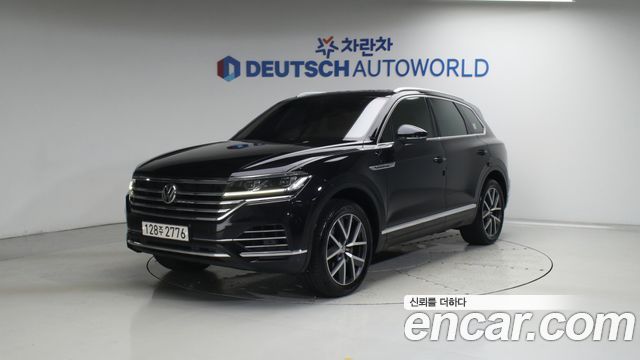 2020 Volkswagen Touareg, VIN WVGZZZCRZLD027225