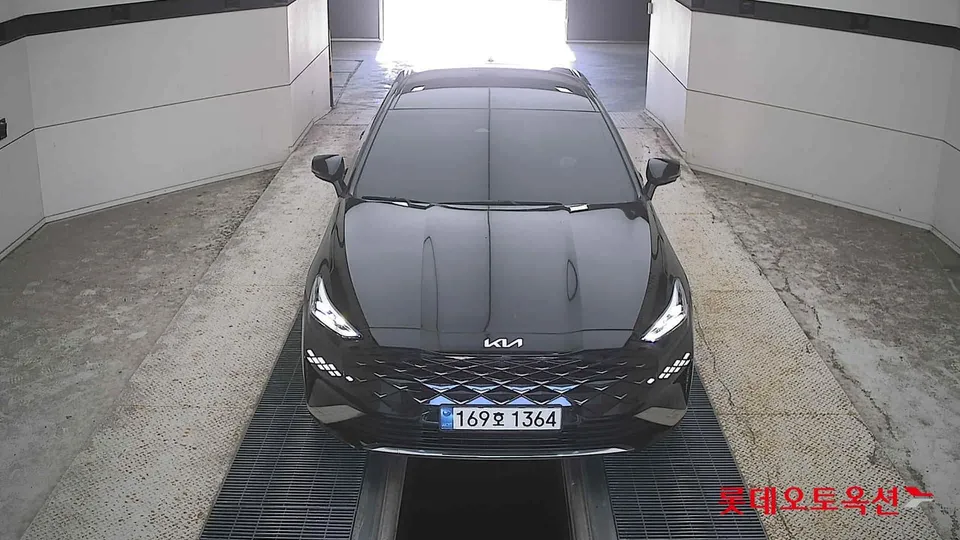 2022 Kia K8, VIN KNAM2411BNA015601