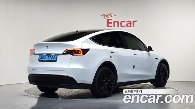 2022 Tesla Model Y, VIN 7SAYGDEE8NF501823