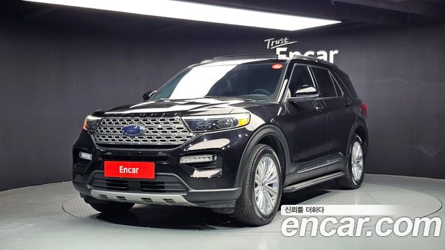 2022 Ford Explorer, VIN 1FMSK8FH2NGB06555