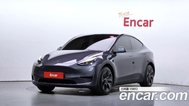 2024 Tesla Model Y, VIN LRWYGCFS4RC425853