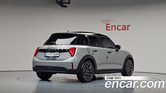 2025 Mini Cooper, VIN WMW51GD09S2W76182