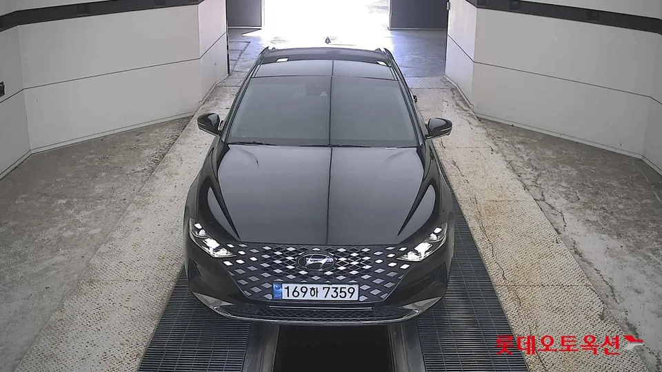 2022 Hyundai Grandeur, VIN KMHF2413BNA143580