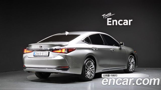 2026 Lexus ES, VIN JTHBA1C13T2036904