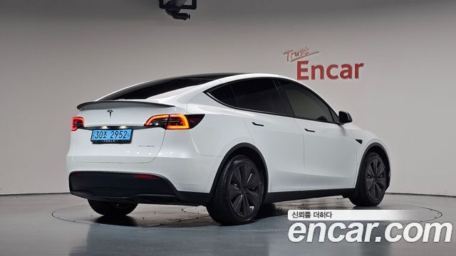 2022 Tesla Model Y, VIN 7SAYGDEE3NF567907