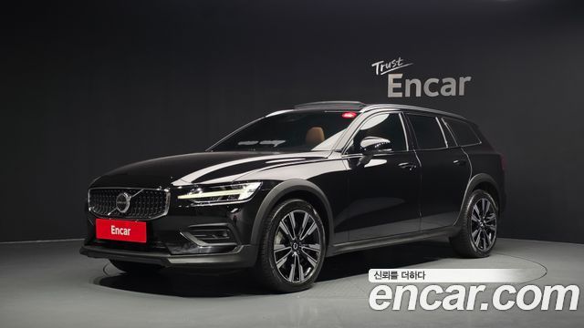 2023 Volvo V60, VIN YV1ZZL122P1107354