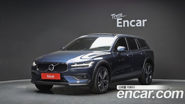 2021 Volvo V60, VIN YV1ZZL12CM1077110