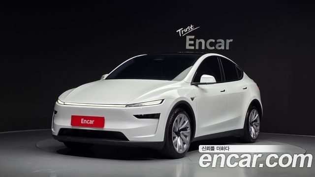 2025 Tesla Model Y, VIN LRWYGCEK2SC065781