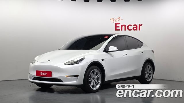 2022 Tesla Model Y, VIN 7SAYGDEE8NF415864