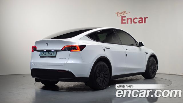 2022 Tesla Model Y, VIN 7SAYGDEE8NF497191