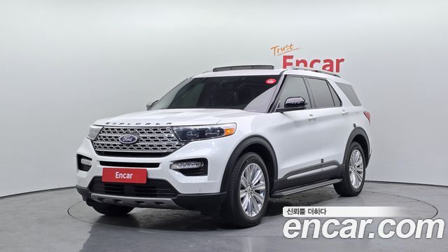 2022 Ford Explorer, VIN 1FMSK8FH6NGC13804