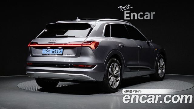 2022 Audi e-tron, VIN WAUZZZGE2NB035814