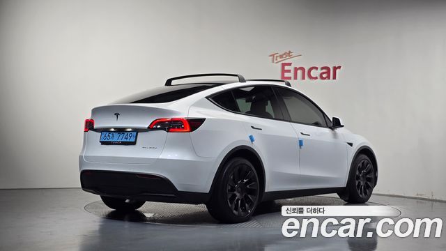2022 Tesla Model Y, VIN 7SAYGDEE8NF415931