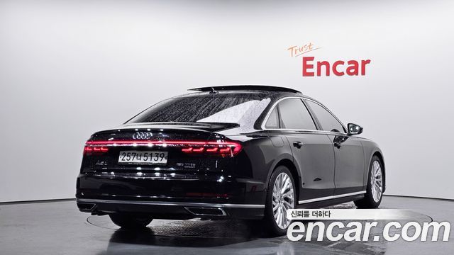 2020 Audi A8, VIN WAUZZZF8XLN002549