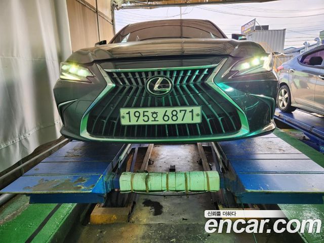 2023 Lexus ES, VIN JTHBA1C10P2019824