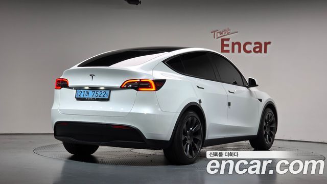 2021 Tesla Model Y, VIN 5YJYGDED4MF172136