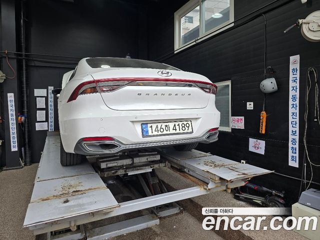 2021 Hyundai Grandeur, VIN KMHF241NBMA437543