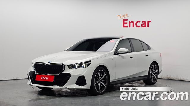 2025 BMW 5-Series, VIN WBA51FJ09SCU52872