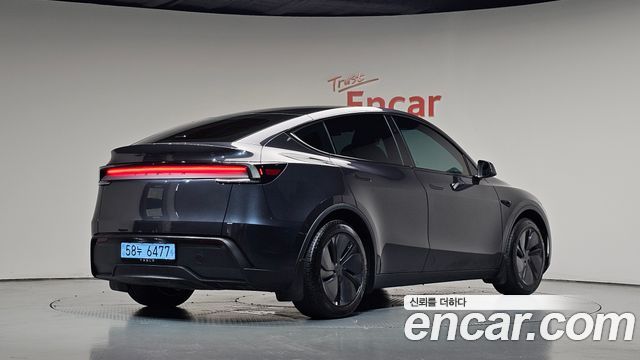 2026 Tesla Model Y, VIN LRWYGCFJ8TC516770
