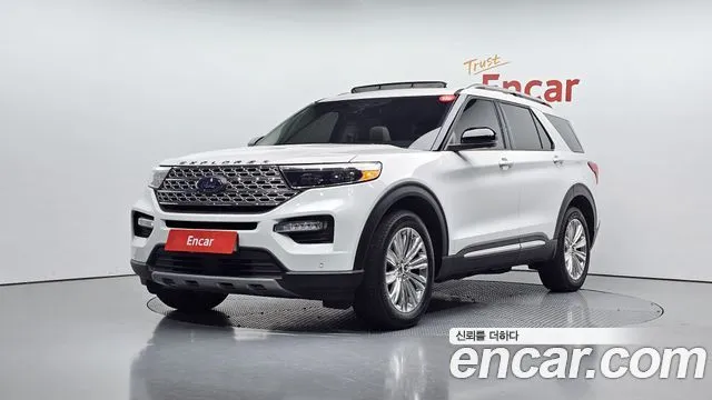 2022 Ford Explorer, VIN 1FMSK8FH8NGA51982