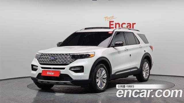 2022 Ford Explorer, VIN 1FMSK8FH7NGC14010