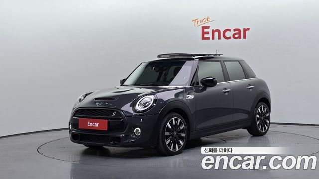 2021 Mini Cooper, VIN WMWXV9108M2N76803