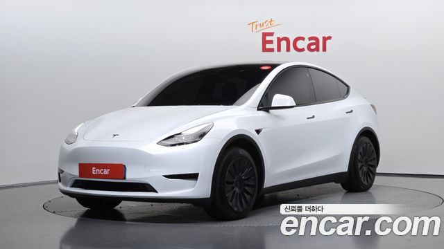2024 Tesla Model Y, VIN LRWYGCFS1RC207725